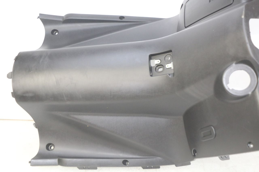 photo de TABLIER INTERIEUR PEUGEOT CITYSTAR AIR 125 (2014 - 2017) - Vue rapprochée