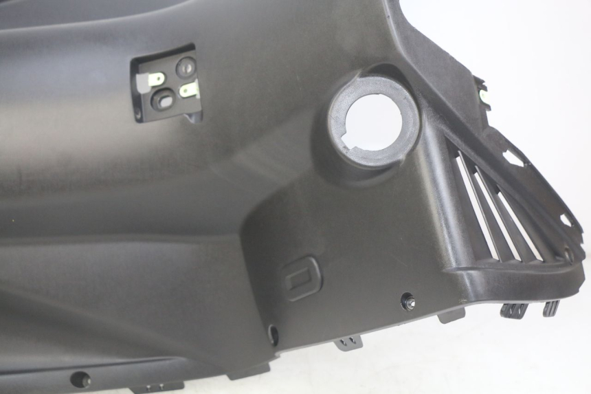 photo de TABLIER INTERIEUR PEUGEOT CITYSTAR AIR 125 (2014 - 2017) - Photo complémentaire