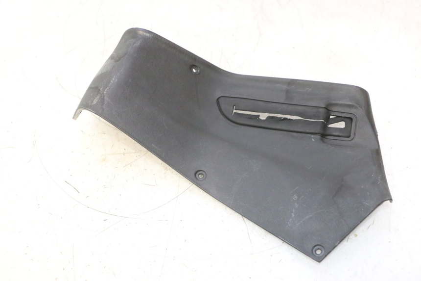 photo de TABLIER INTERIEUR DROIT GILERA GP 800 (2007 - 2013) - Vue principale