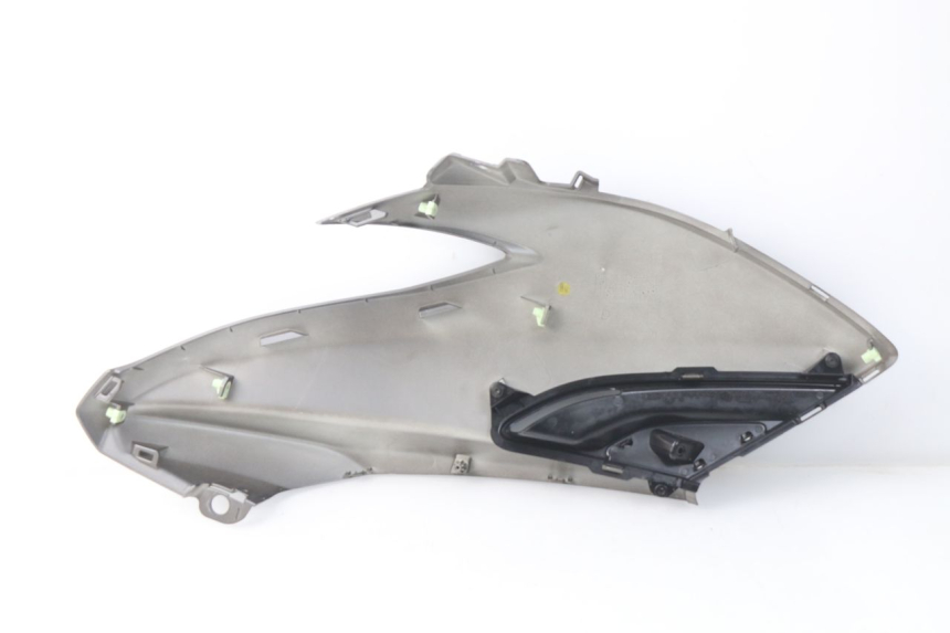 photo de TABLIER INTERIEUR DROIT PEUGEOT METROPOLIS 400 (2017 - 2020) - Autre angle de vue