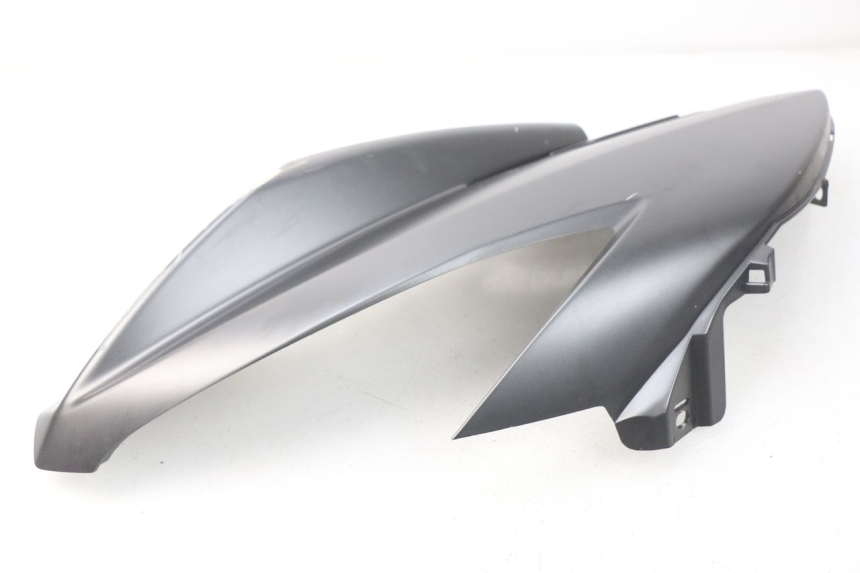 photo de TABLIER INTERIEUR DROIT PEUGEOT METROPOLIS 400 (2017 - 2020) - Gros plan technique