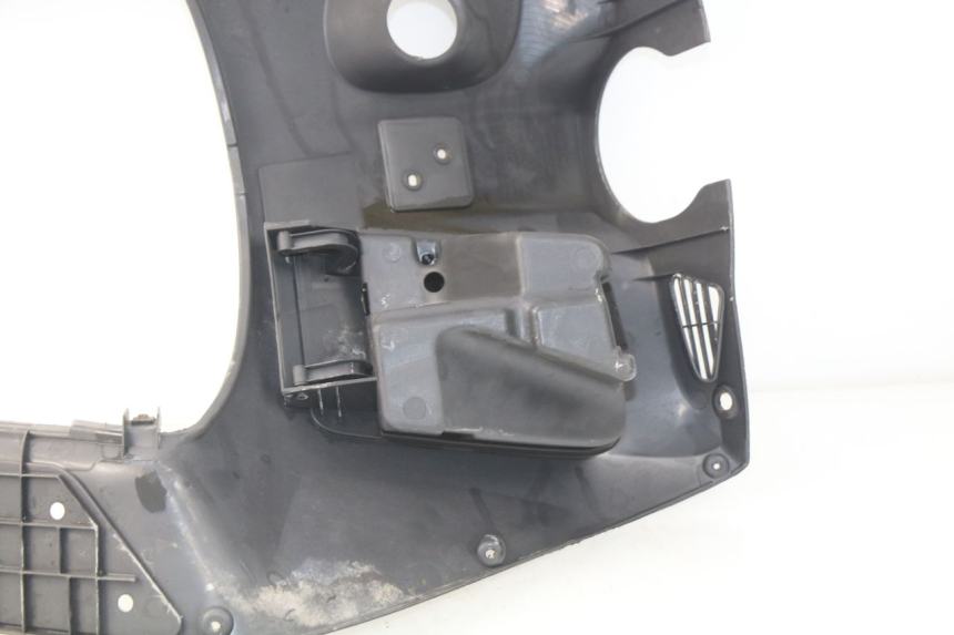 photo de TABLIER INTERIEUR HONDA FES PANTHEON 125 (2003 - 2007) - Autre angle de vue