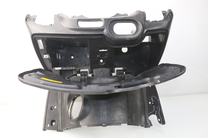 photo de TABLIER INTERIEUR SYM GTS EVO 125 (2009 - 2013) - Points de fixation