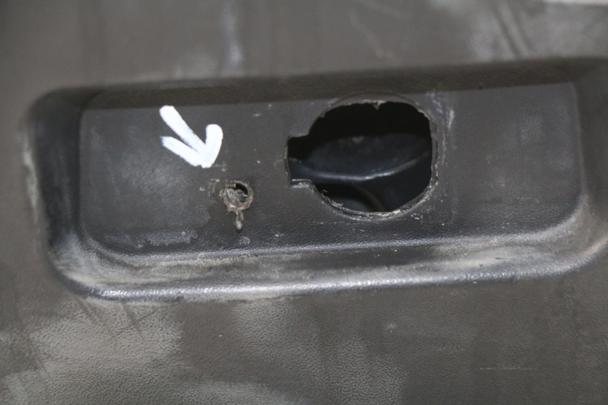 photo de TABLIER INTERIEUR SYM GTS EVO 125 (2009 - 2013) - État de surface