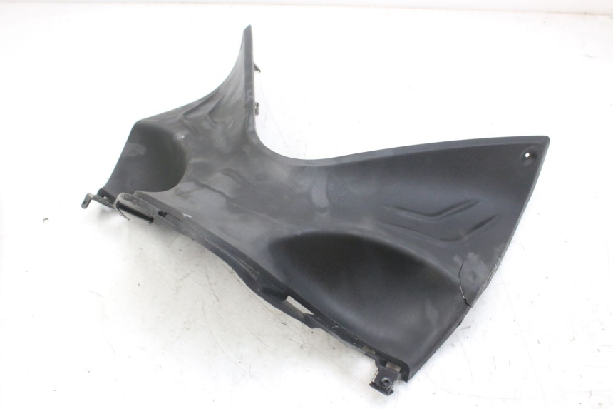 photo de TABLIER INTERIEUR INFERIEUR PIAGGIO FLY 4T 50 (2013 - 2017)