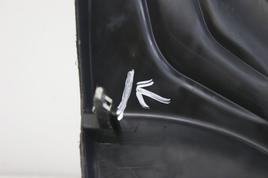 photo de TABLIER INTERIEUR INFERIEUR PIAGGIO FLY 4T 50 (2013 - 2017)
