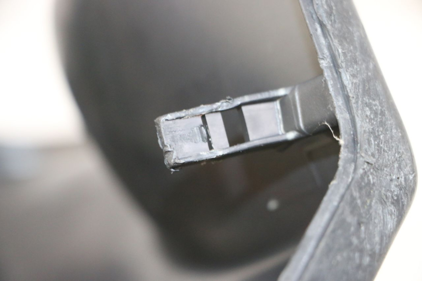 photo de TABLIER INTERIEUR INFERIEUR PIAGGIO FLY 4T 50 (2013 - 2017) - Détail de la pièce