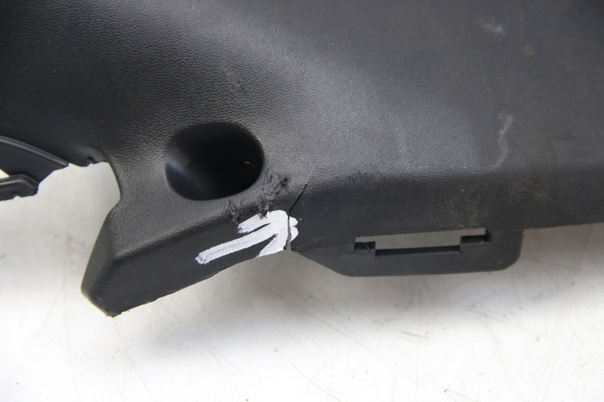 photo de TABLIER INTERIEUR INFERIEUR KYMCO DOWNTOWN ABS 125 (2015 - 2017)