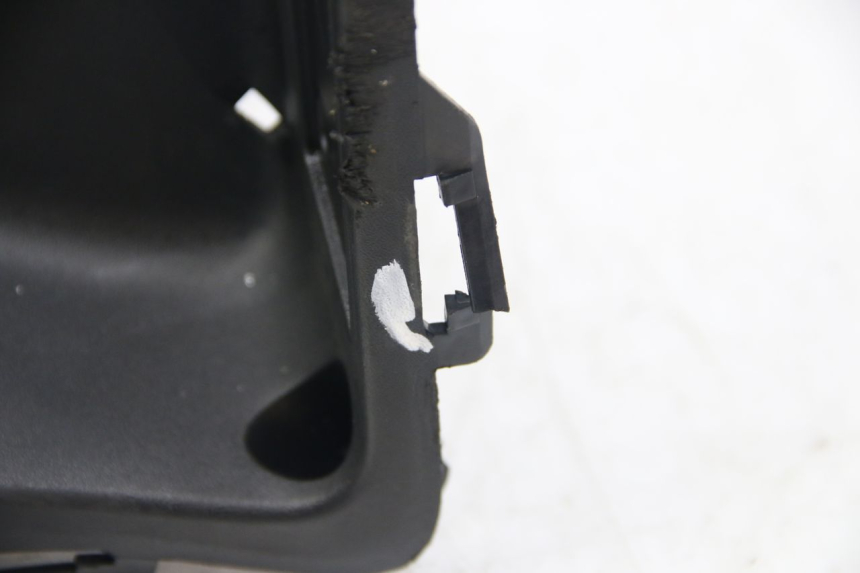 photo de TABLIER INTERIEUR INFERIEUR KYMCO DOWNTOWN ABS 125 (2015 - 2017)