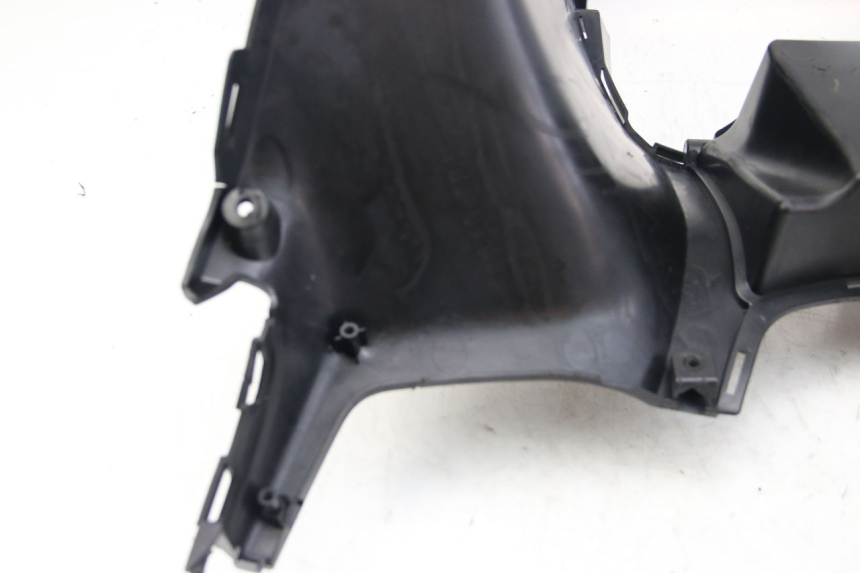 photo de TABLIER INTERIEUR INFERIEUR KYMCO DOWNTOWN ABS 125 (2015 - 2017)