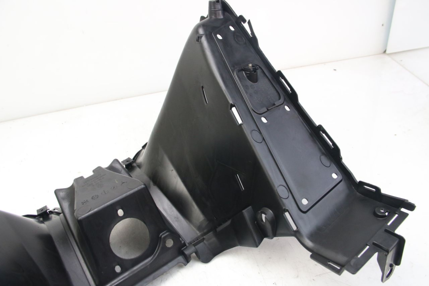 photo de TABLIER INTERIEUR INFERIEUR KYMCO DOWNTOWN ABS 125 (2015 - 2017)