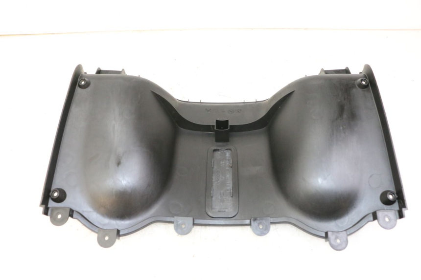 photo de TABLIER INTERIEUR INFERIEUR KYMCO PEOPLE S 125 (2000 - 2008)
