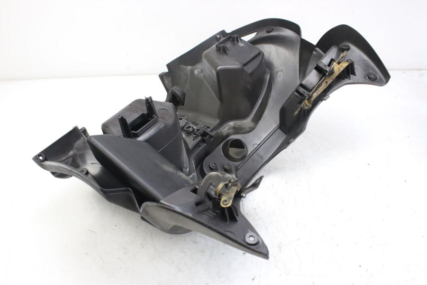 photo de TABLIER INTERIEUR INFERIEUR PIAGGIO X9 EVOLUTION 250 (2003 - 2007)