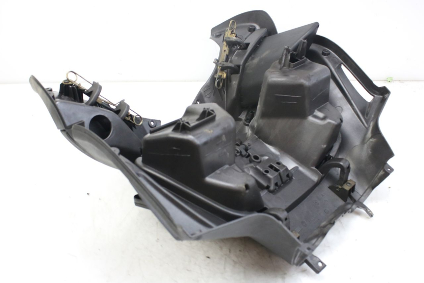 photo de TABLIER INTERIEUR INFERIEUR PIAGGIO X9 EVOLUTION 250 (2003 - 2007)