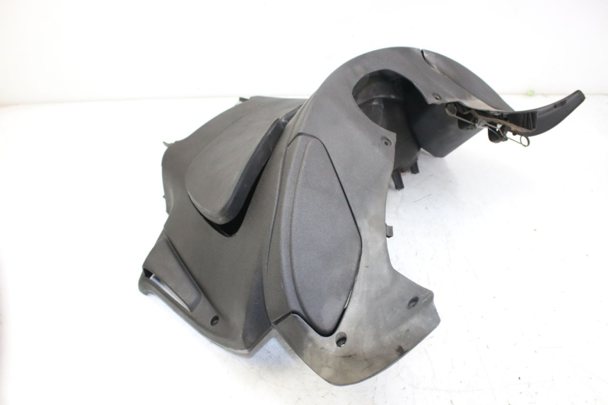 photo de TABLIER INTERIEUR INFERIEUR PIAGGIO X9 EVOLUTION 250 (2003 - 2007)