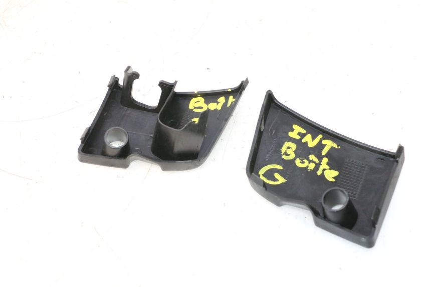 photo de TABLIER INTERIEUR INFERIEUR PIAGGIO VESPA PRIMAVERA 2T 50 (2013 - 2018) - Zoom état d’usage