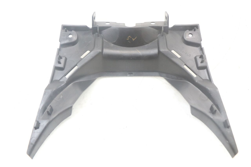 photo de TABLIER INTERIEUR INFERIEUR YAMAHA XMAX X-MAX ABS 125 (2017 - 2020)