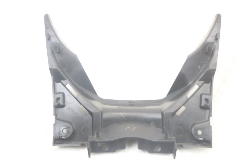 photo de TABLIER INTERIEUR INFERIEUR YAMAHA XMAX X-MAX ABS 125 (2017 - 2020)