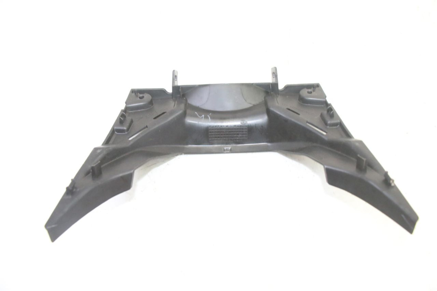 photo de TABLIER INTERIEUR INFERIEUR YAMAHA XMAX X-MAX 125 (2021 - 2025) - Zoom état d’usage