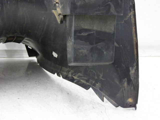 photo de TABLIER INTERIEUR INFERIEUR YAMAHA YP MAJESTY 125 (2002 - 2006)