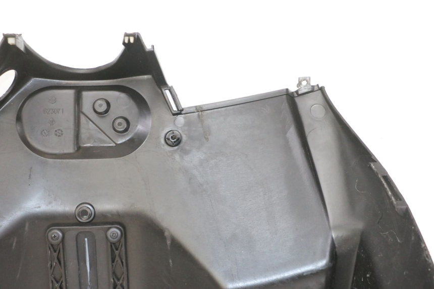 photo de TABLIER INTERIEUR PIAGGIO MP3 LT 300 (2010 - 2016)