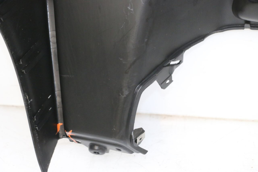 photo de TABLIER INTERIEUR PIAGGIO MP3 500 (2016 - 2018) - Points de fixation