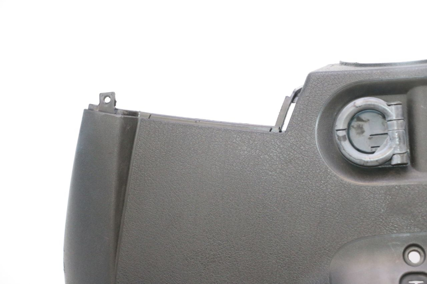 photo de TABLIER INTERIEUR PIAGGIO MP3 RL 250 (2006 - 2010) - Angle alternatif