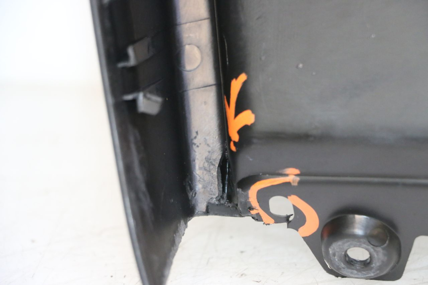 photo de TABLIER INTERIEUR PIAGGIO MP3 RL 250 (2006 - 2010) - État de surface