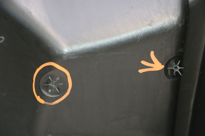photo de TABLIER INTERIEUR PIAGGIO MP3 RL 250 (2006 - 2010) - Marquages et références