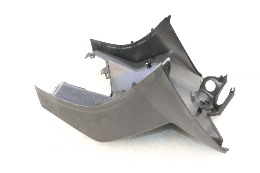 photo de TABLIER INTERIEUR PIAGGIO MP3 125 (2006 - 2014) - Vue rapprochée