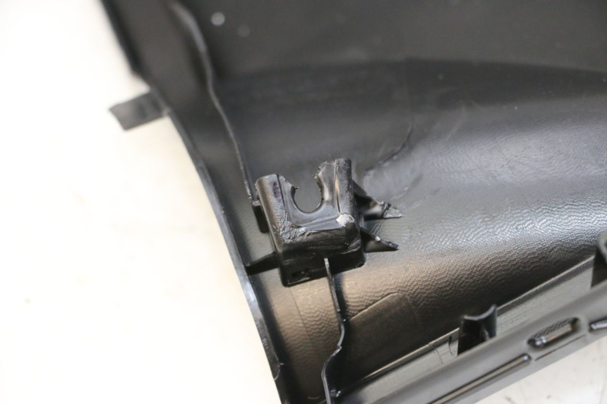 photo de TABLIER INTERIEUR YAMAHA NEO'S CORE 1 (2022 - 2026) - Vue rapprochée