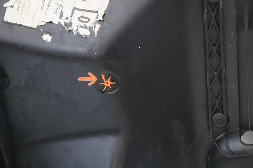 photo de TABLIER INTERIEUR PIAGGIO MP3 125 (2006 - 2014)