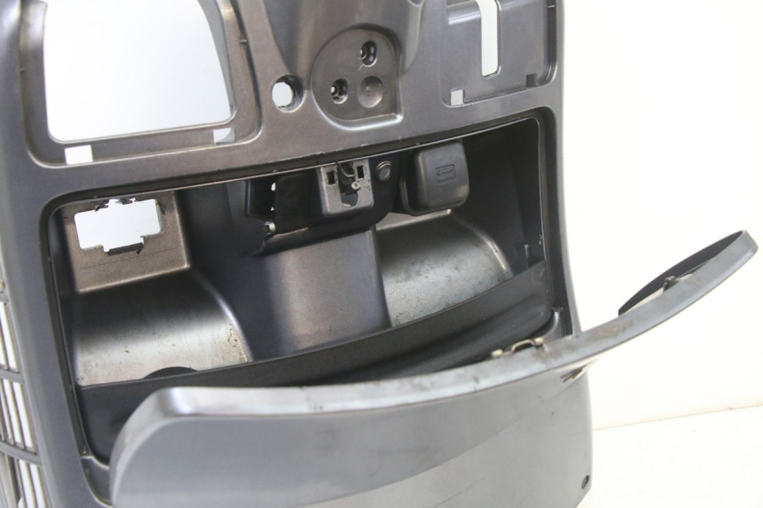 photo de TABLIER INTERIEUR PIAGGIO VESPA GRANTURISMO 125 (2003 - 2007)