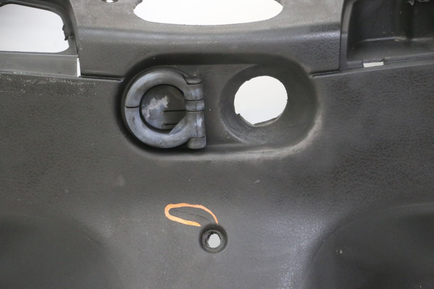 photo de TABLIER INTERIEUR PIAGGIO X8 125 (2004 - 2007)