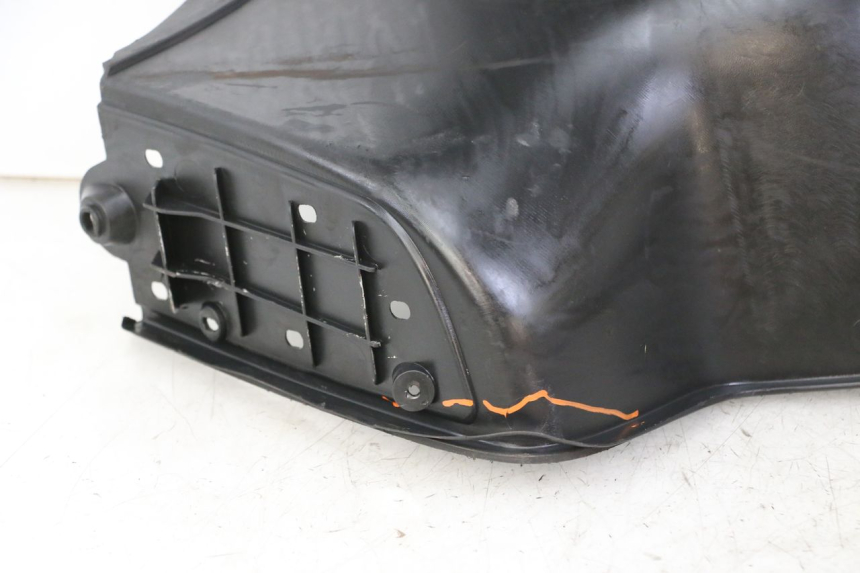 photo de TABLIER INTERIEUR PIAGGIO X8 125 (2004 - 2007)