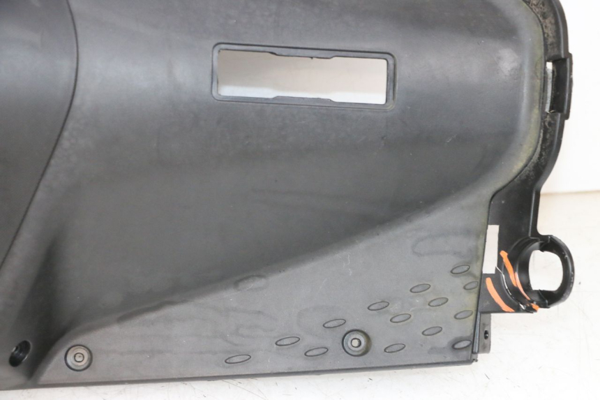 photo de TABLIER INTERIEUR JM MOTORS SANTANA 50 (2014 - 2023) - Détails caractéristiques