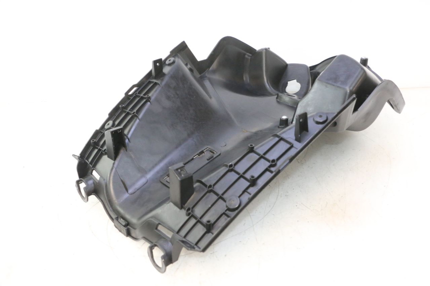 photo de TABLIER INTERIEUR JM MOTORS SANTANA 50 (2014 - 2023) - Gros plan technique