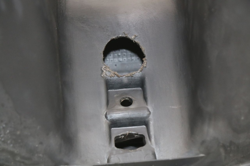 photo de TABLIER INTERIEUR HONDA SJ BALI 50 (1996 - 1999)