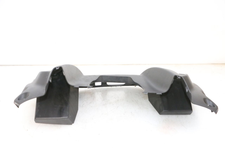 photo de TABLIER INTERIEUR SUPERIEUR SUZUKI BURGMAN 650 (2013 - 2020)