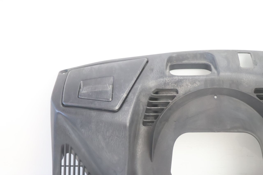 photo de TABLIER INTERIEUR SUPERIEUR SUZUKI BURGMAN EXECUTIVE ABS 650 (2006 - 2012) - Détail de la pièce