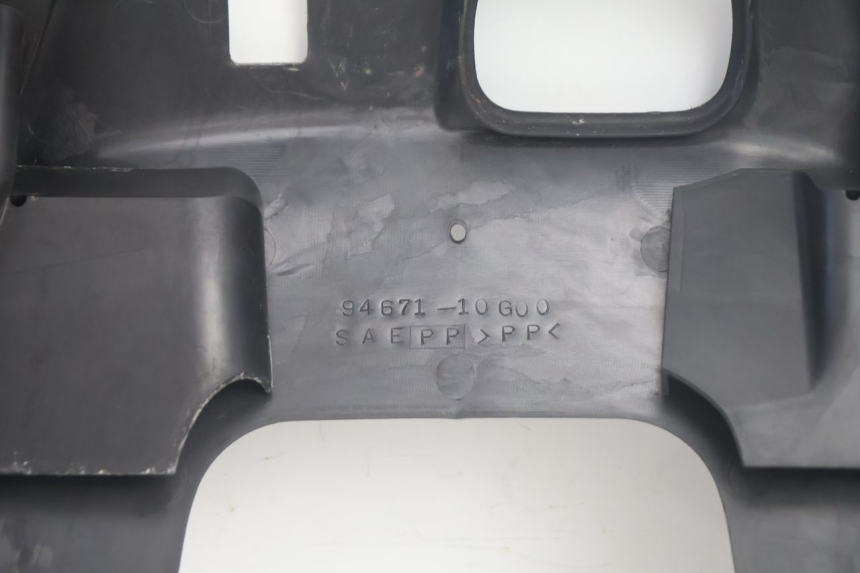 photo de TABLIER INTERIEUR SUPERIEUR SUZUKI BURGMAN EXECUTIVE ABS 650 (2006 - 2012) - Vue produit