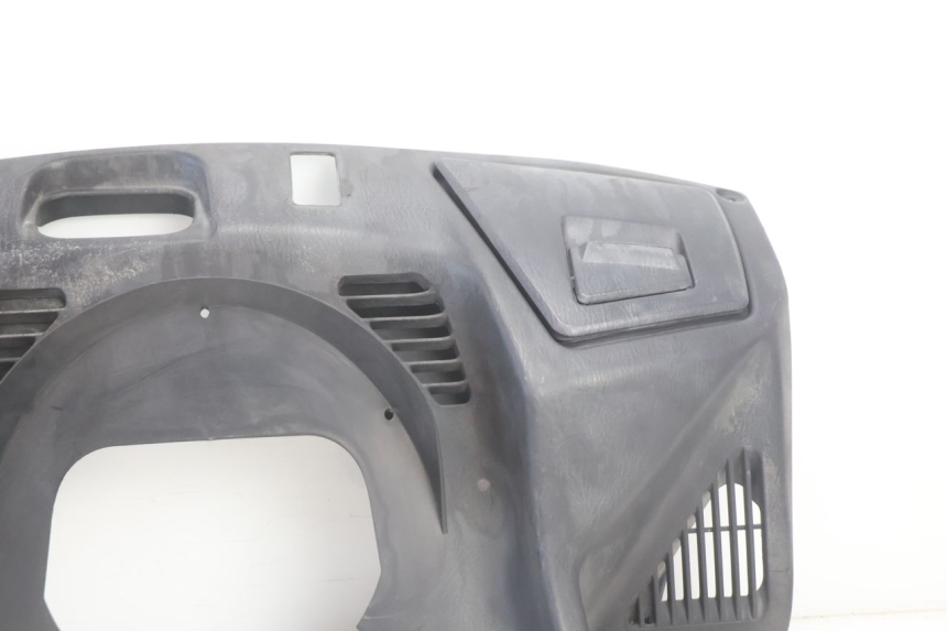 photo de TABLIER INTERIEUR SUPERIEUR SUZUKI BURGMAN EXECUTIVE ABS 650 (2006 - 2012) - Autre angle de vue