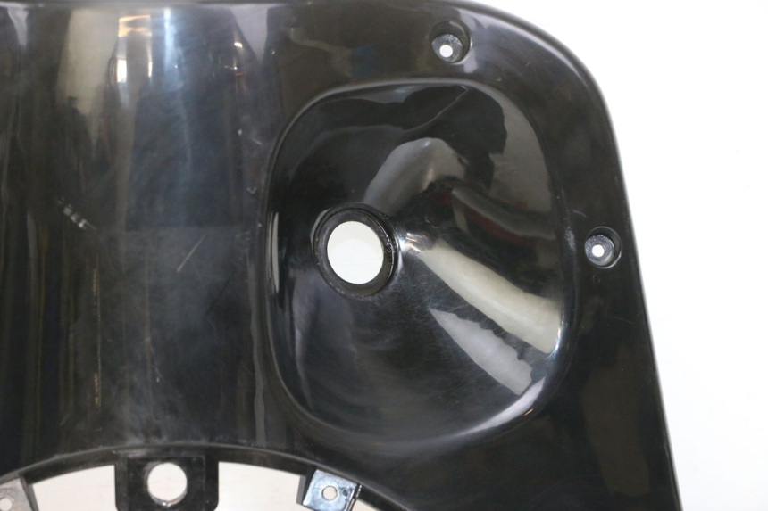 photo de TABLIER INTERIEUR SUPERIEUR DAELIM BESBI 125 (2007 - 2008)