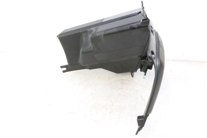 photo de TABLIER INTERIEUR SUPERIEUR HONDA FJS SILVER WING SILVERWING 400 (2005 - 2008) - Gros plan technique