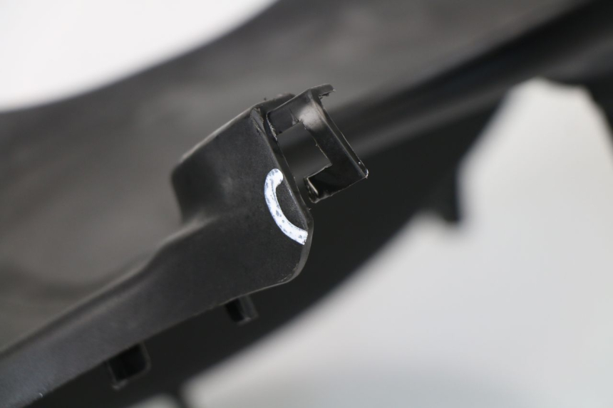 photo de TABLIER INTERIEUR SUPERIEUR KYMCO GRAND DINK 125 (2008 - 2014)