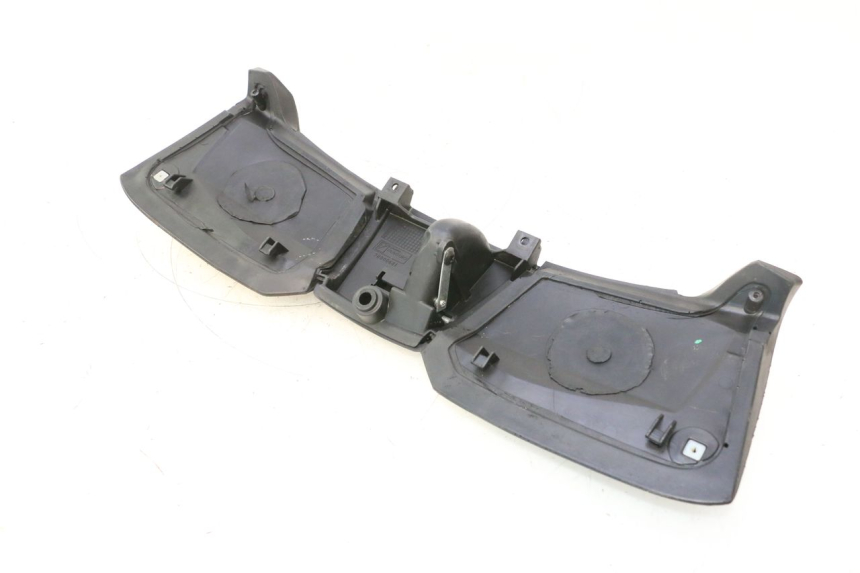 photo de TABLIER INTERIEUR SUPERIEUR PIAGGIO MP3 500 (2016 - 2018) - Autre angle de vue