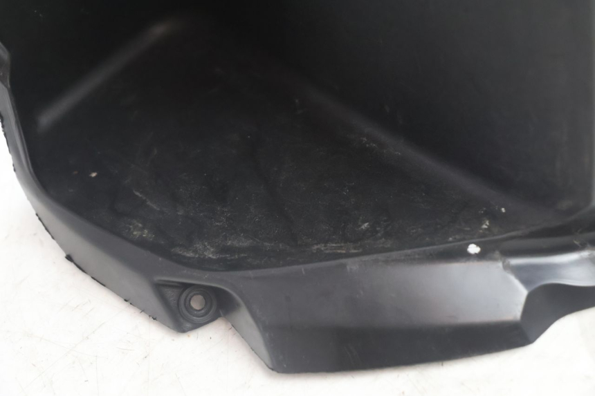 photo de TABLIER INTERIEUR SUPERIEUR JM MOTORS SANTANA EVO 50 (2024 - 2026) - Zoom état d’usage