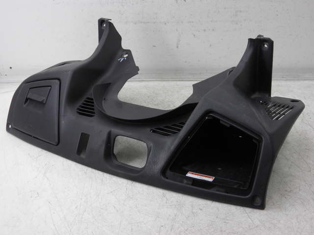 photo de TABLIER INTERIEUR SUPERIEUR SUZUKI BURGMAN EXECUTIVE 650 (2008 - 2010)