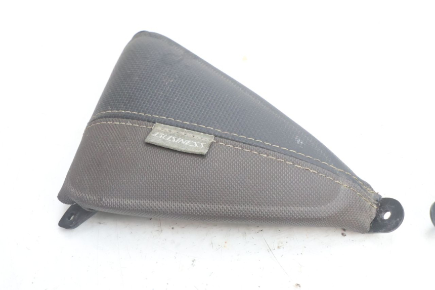photo de TABLIER INTERIEUR SUPERIEUR YAMAHA X-MAX XMAX 125 (2010 - 2013) - Zoom état d’usage