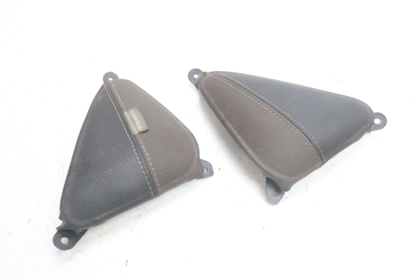 photo de TABLIER INTERIEUR SUPERIEUR YAMAHA X-MAX XMAX 125 (2010 - 2013) - Points de fixation
